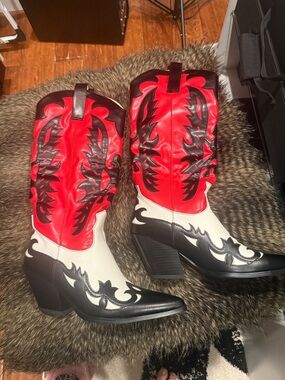 Red, White & Black Women's Western Boots AZALEA WANG 7.5
